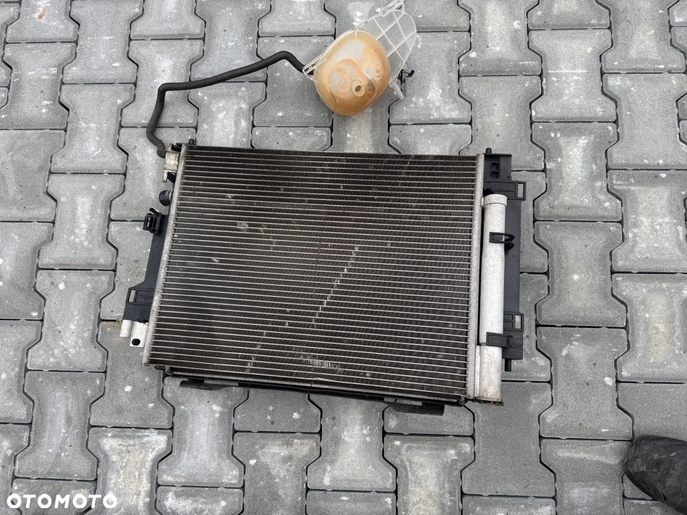 WZMOCNIENIE CZOŁOWE PAS CHŁODNICE RENAULT TWINGO III LIFT 1.0 - 4