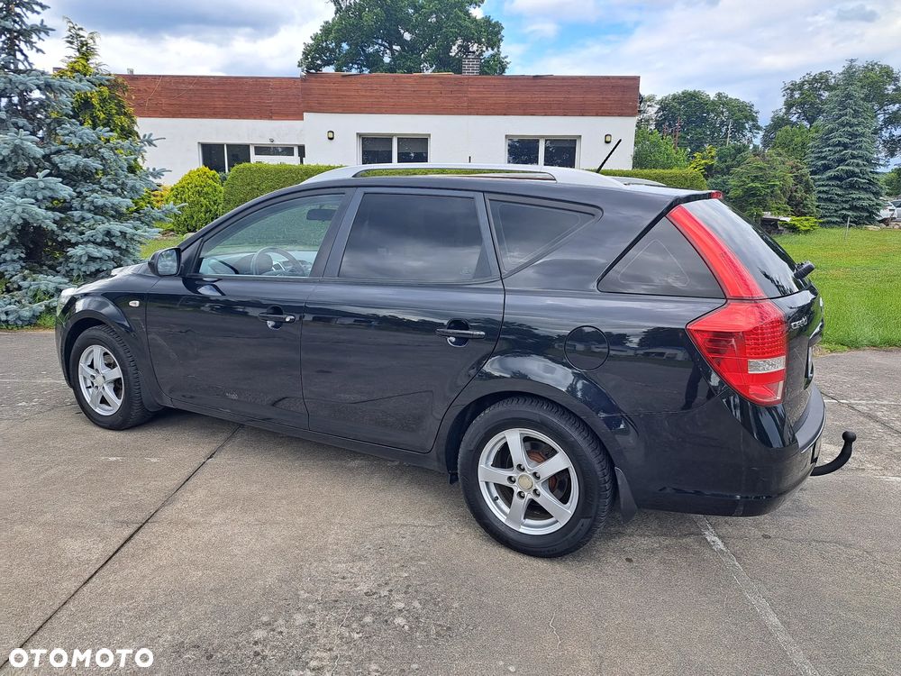 Kia Ceed 1.6 L - 14