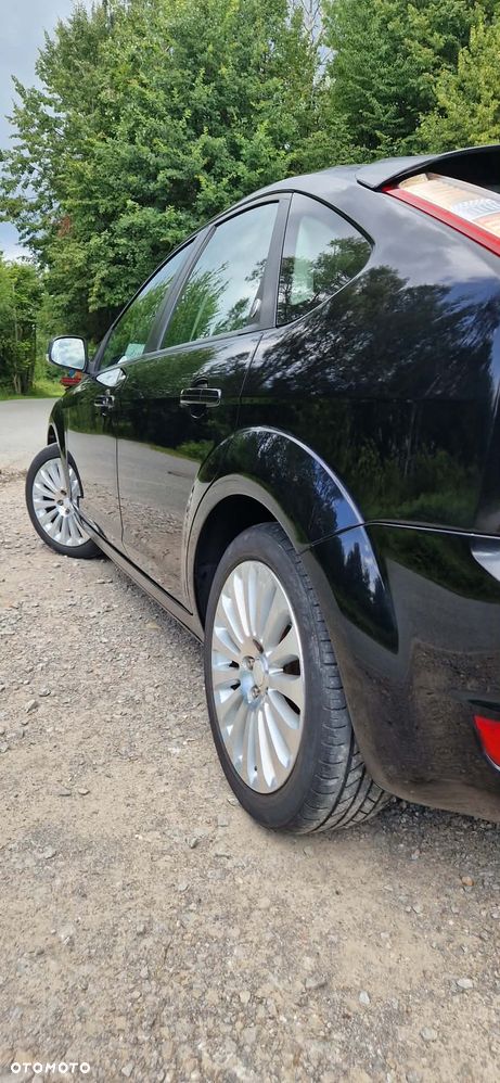 Ford Focus 2.0 Ghia - 10