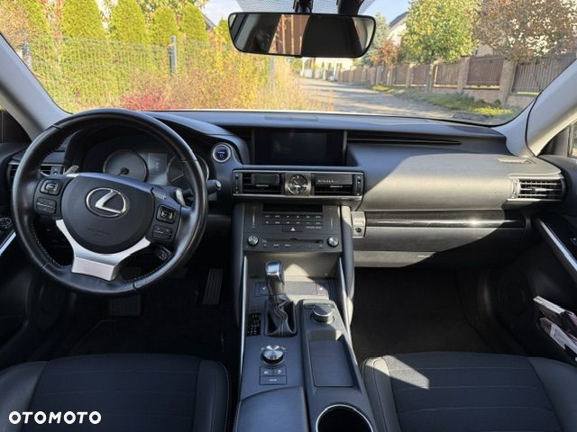 Lexus IS - 9
