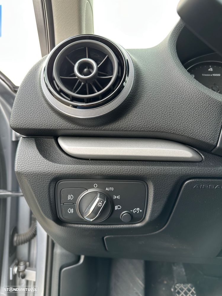 Audi A3 Sportback 1.6 TDI Advance Ultra - 12