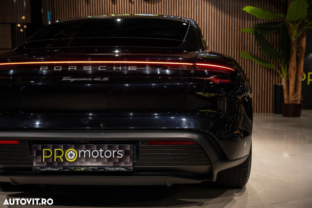 Porsche Taycan 4S - 15