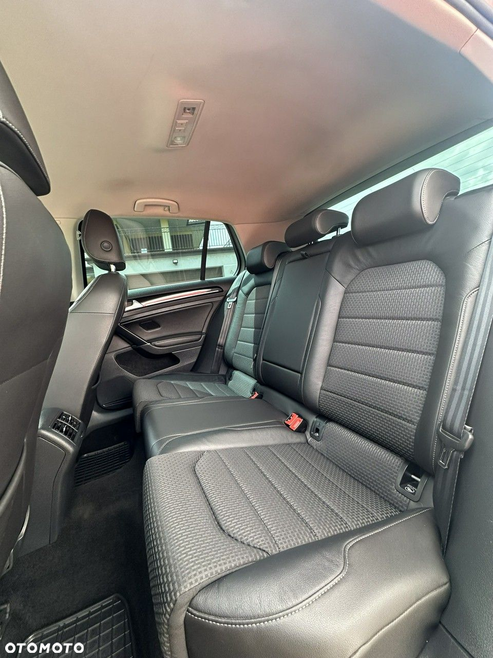 Volkswagen Golf - 22