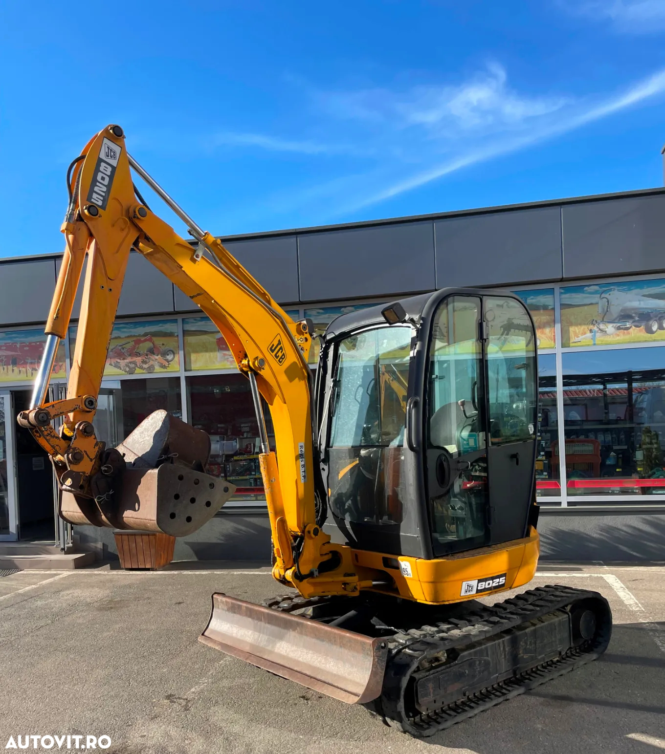 JCB 8025 - 2