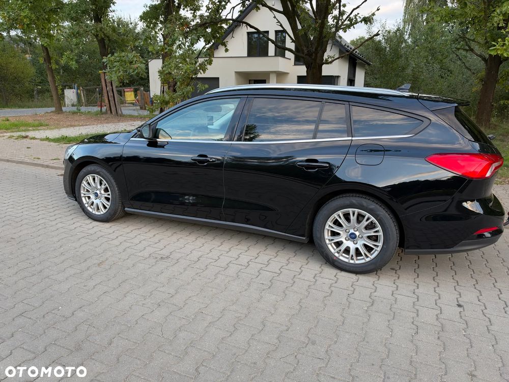 Ford Focus 1.5 EcoBoost Titanium - 2