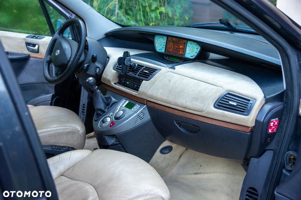 Lancia Phedra - 25