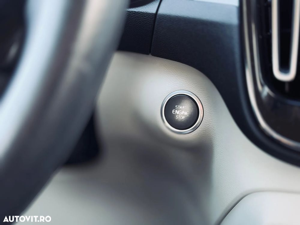 Volvo XC 40 D3 Geartronic Momentum Pro - 27