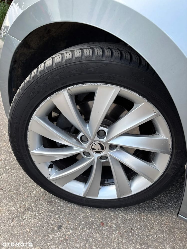 Skoda Superb 2.0 TDI Style DSG - 22