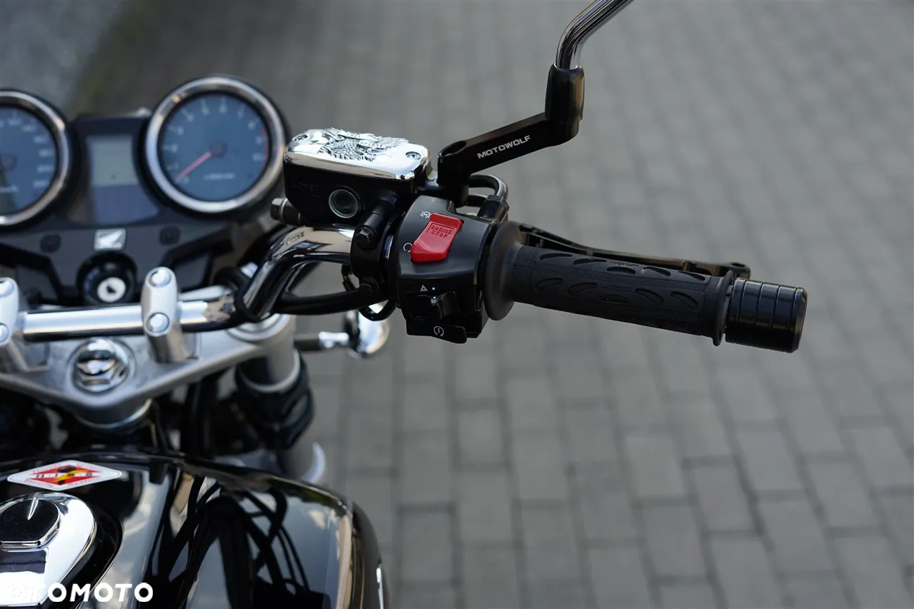 Honda CB - 16
