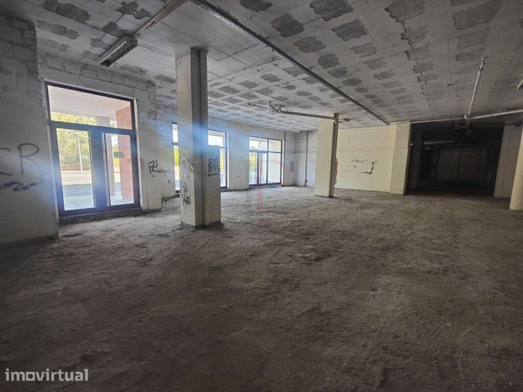 Espaço Comercial em Barcarena - Para Venda ou Arrendamento - Grande imagem: 5/25