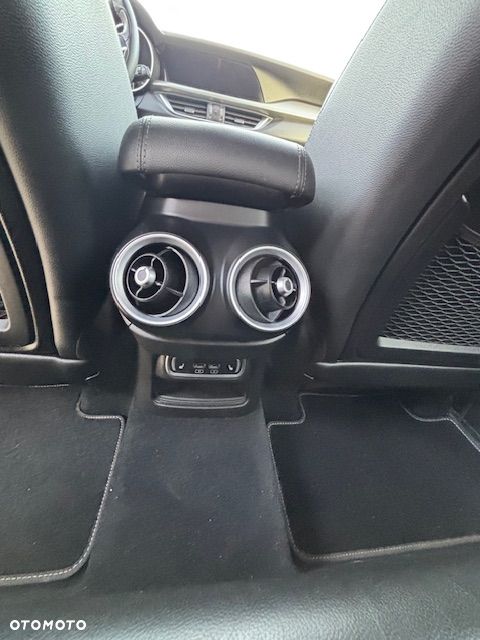 Alfa Romeo Stelvio 2.0 Turbo Executive Q4 - 15