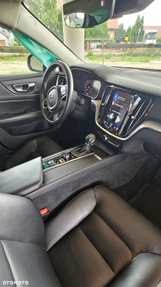 Volvo S60 T5 AWD R-Design - 8