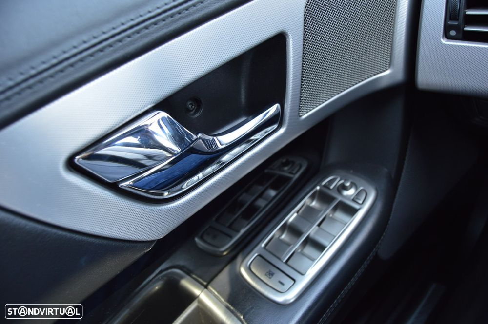 Jaguar XF 3.0 D V6 S Premium Luxury - 27