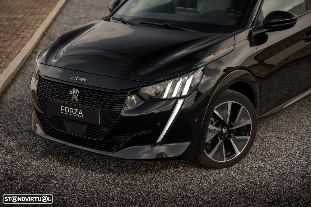 Peugeot e-208 GT - 9