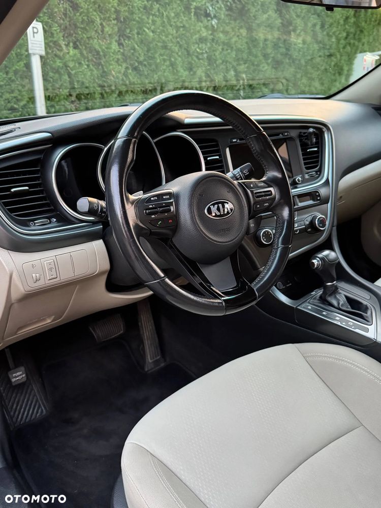 Kia Optima - 16