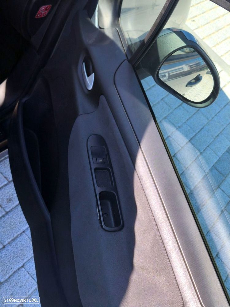 Peugeot 207 1.4 VTi Sportium - 13