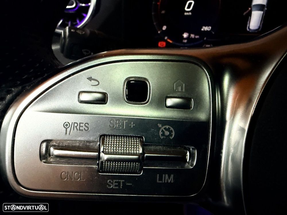 Mercedes-Benz GLA 250 e AMG Line - 17