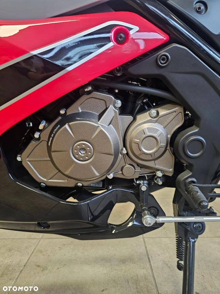 QJMOTOR SRK 125R - 13