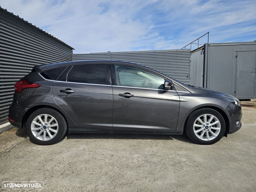 Ford Focus 1.5 TDCi EcoBlue Titanium - 8
