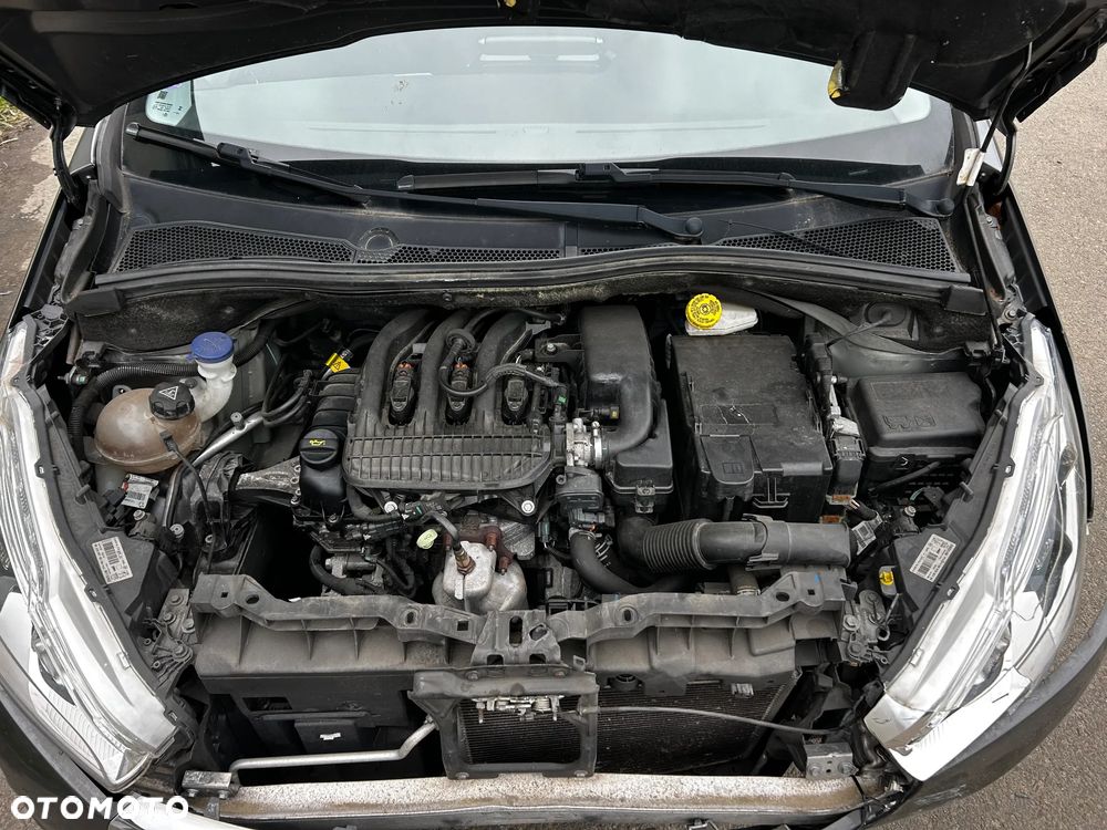 Peugeot 208 - 6