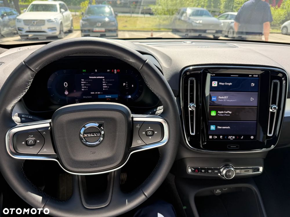 Volvo XC 40 B3 Plus Dark - 17