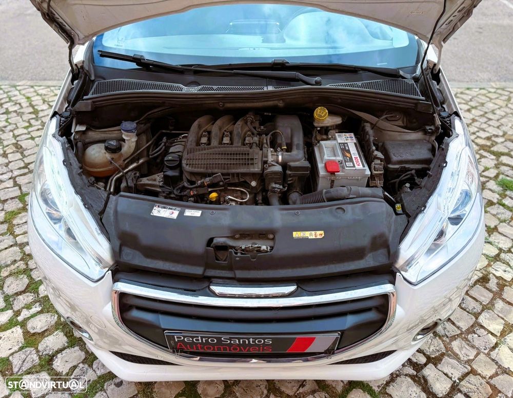 Peugeot 208 1.2 VTi Allure - 23