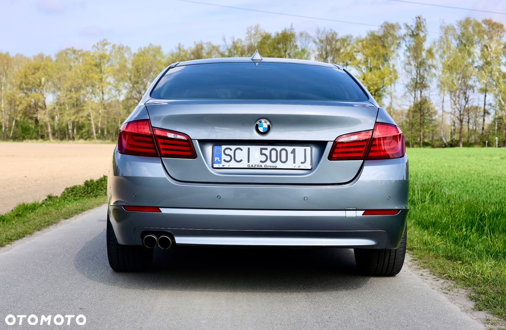 BMW Seria 5 525d - 11