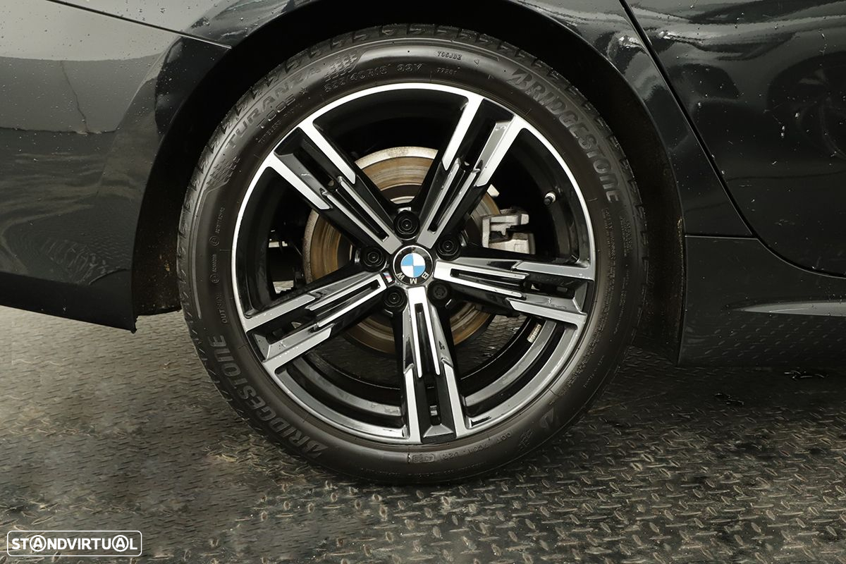 BMW 320 d Touring Pack Desportivo M Auto - 9