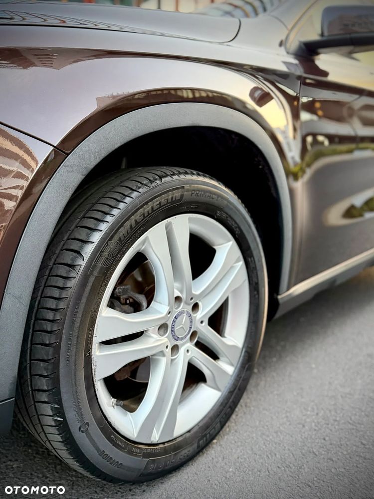 Mercedes-Benz GLA - 27