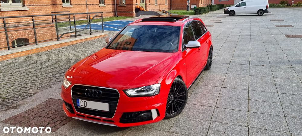 Audi A4 Avant 2.0 TDI DPF clean diesel quattro S tronic S line Sportpaket - 3