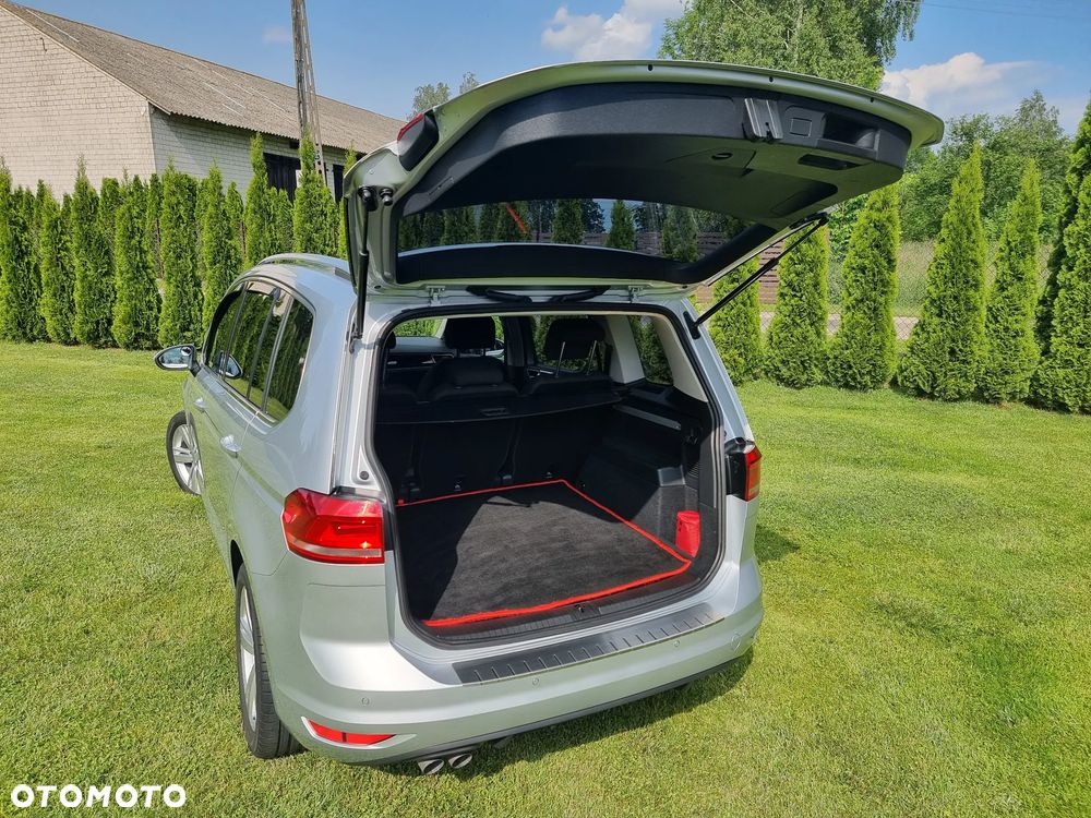 Volkswagen Touran 2.0 TDI SCR Highline - 9