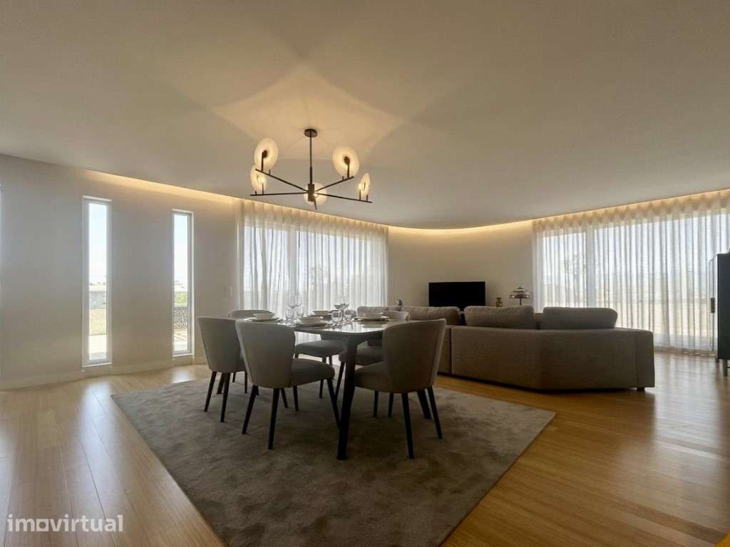 Penthouse T4 | Praça Velasquez | Terraço Privativo com Jacuzzi - Grande imagem: 4/21