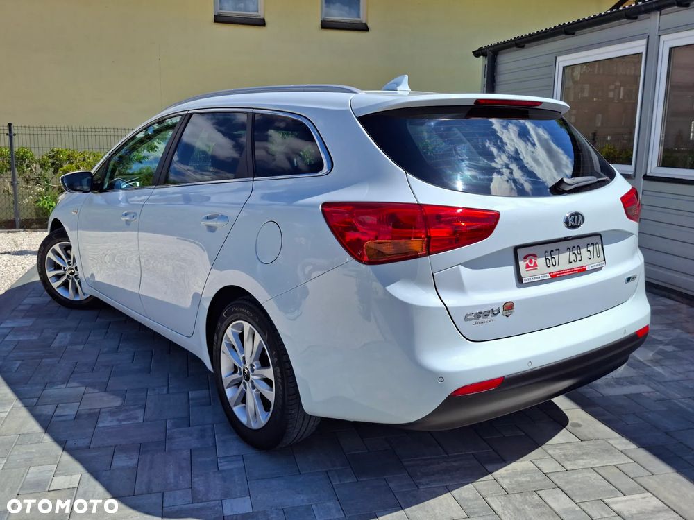 Kia Ceed 1.4 CVVT ISG Dream Team Edition - 4