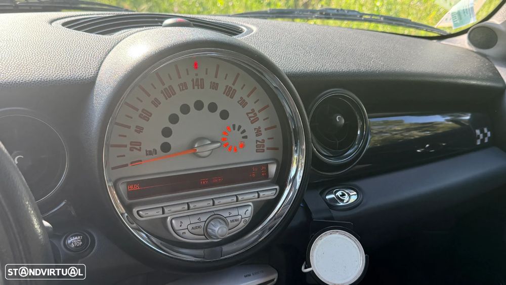 MINI Cabrio John Cooper Works - 2