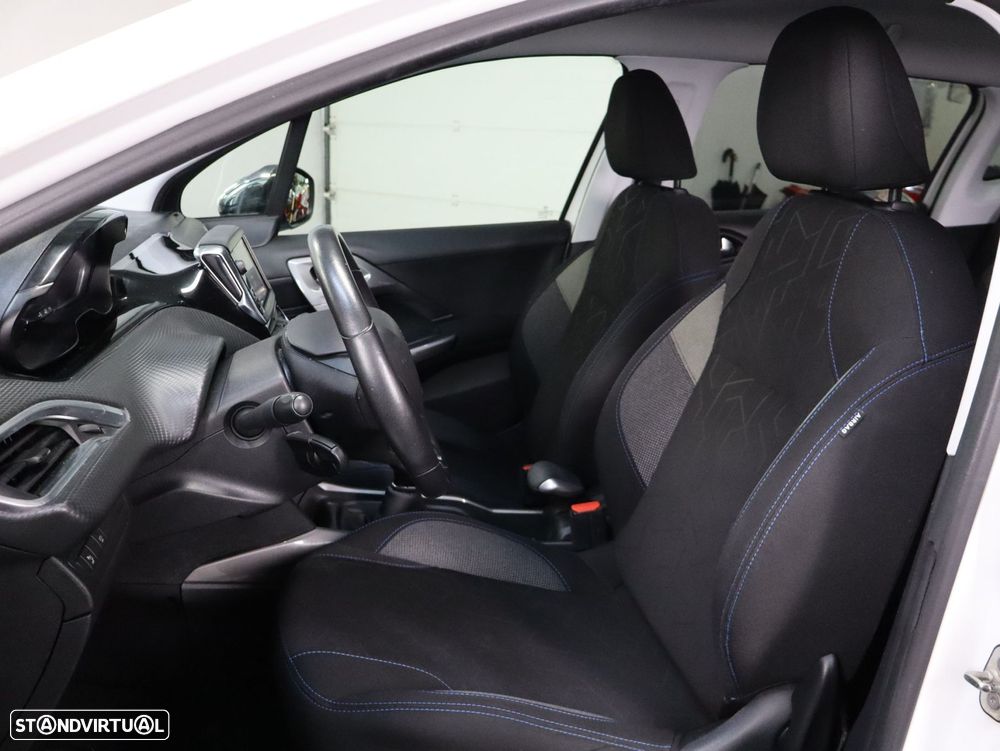 Peugeot 2008 1.2 PureTech Style - 6