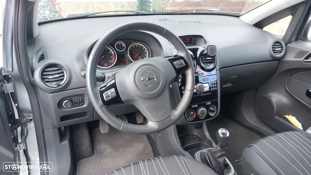 Opel Corsa 1.4 16V Edition - 10