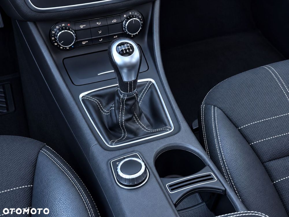 Mercedes-Benz CLA 2015