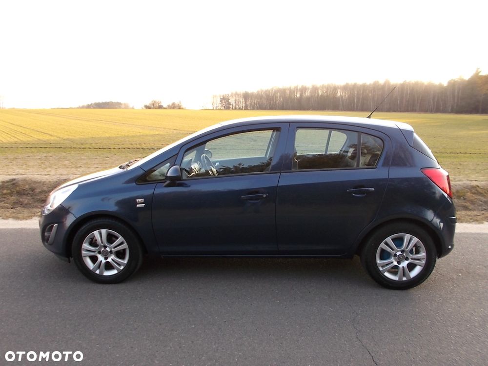 Opel Corsa 1.2 16V Cosmo - 4
