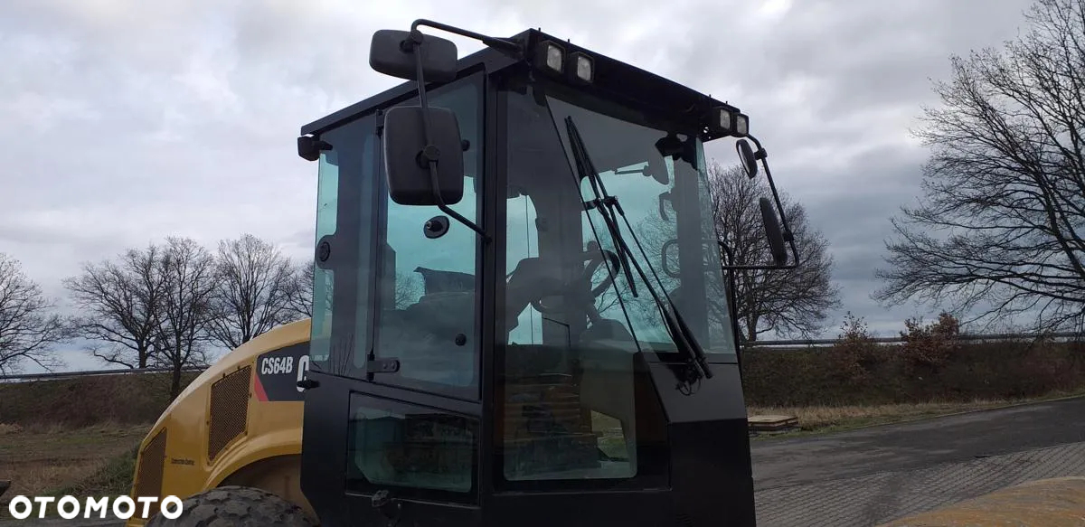 Caterpillar Walec wibracyjny CATERPILLAR CS 64 B - 10