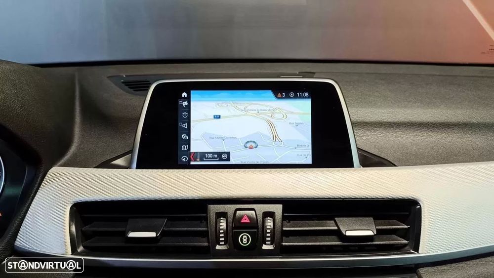 BMW X1 18 d sDrive Auto Pack M - 33