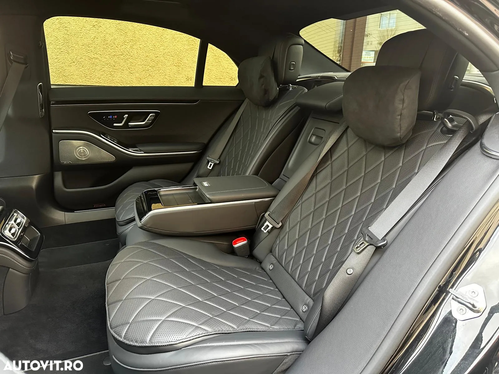 Mercedes-Benz S 400 d 4Matic L 9G-TRONIC - 31