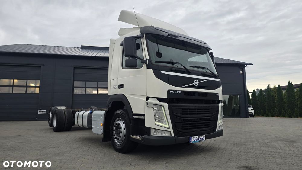 Volvo FM 370 6x2 rama do zabudowy, beczka asenizacyjna mleko laweta full air oś skrętna niski przebieg! - 13