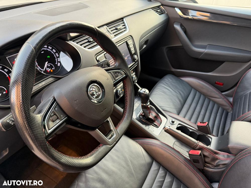 Skoda Octavia 2.0 TDI (Green tec) 4x4 DSG RS - 12