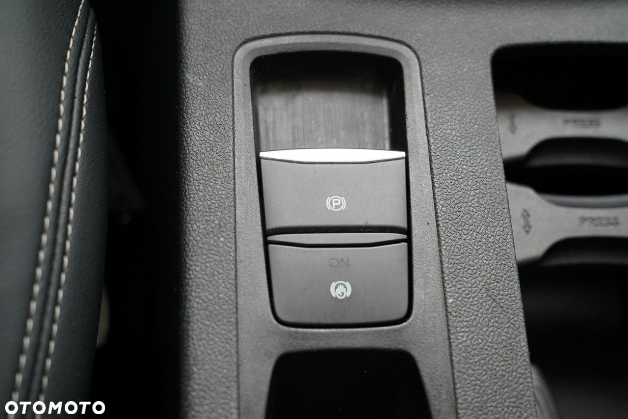 Ford Kuga - 27