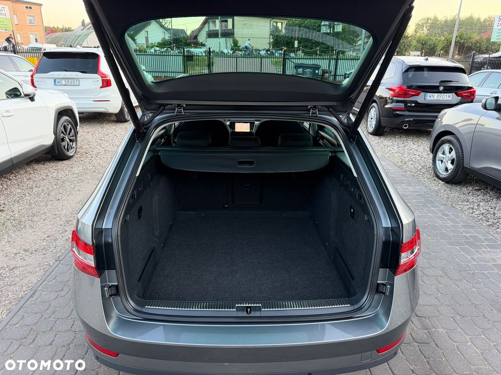 Skoda Superb 2.0 TDI SCR Style DSG - 19