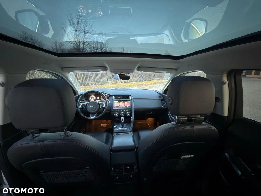 Jaguar E-Pace P250 AWD SE - 29