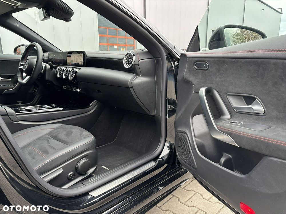 Mercedes-Benz CLA - 17