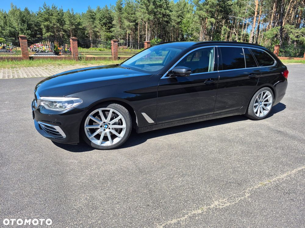 BMW Seria 5 540i xDrive GPF Luxury Line - 7