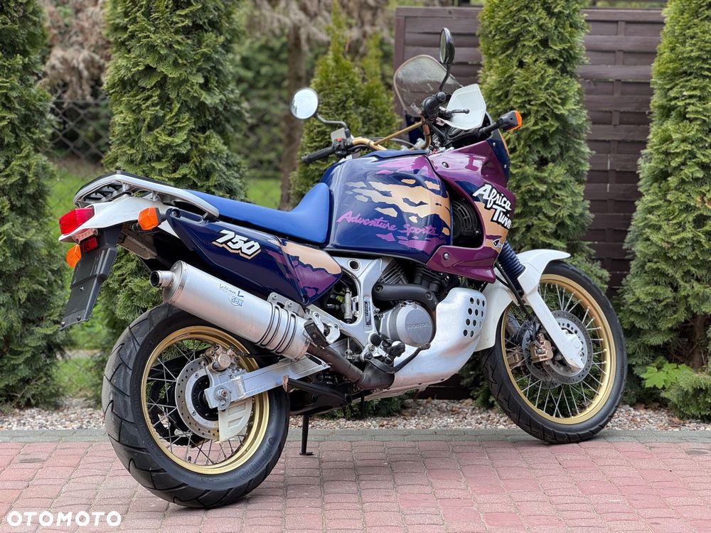 Honda XRV - 4