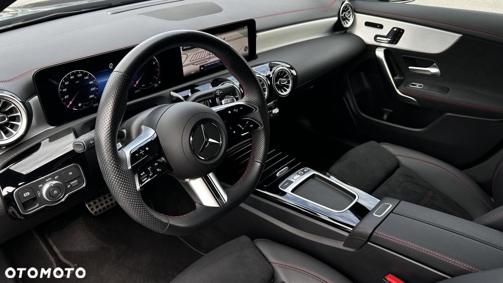 Mercedes-Benz CLA 200 mHEV 7G-DCT - 11